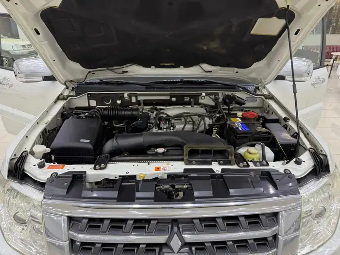 ميتسوبيشي باجيرو 2017 مكينه 3500 24