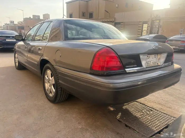 كراون فكتوريا P71 2006 ماشي 89 5