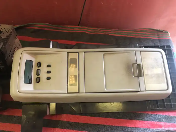 قطع غيار فورد ماركيز وكراون فكتوريا 10