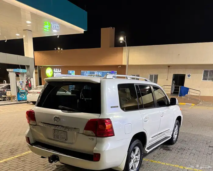 صالون 2012. نظيف 0