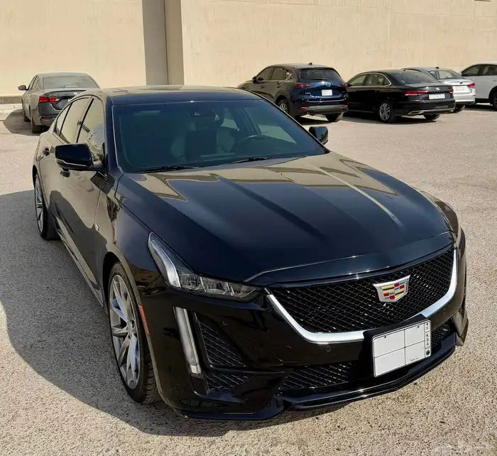 كاديلاك CT5 SPORT 2022 صيانات منتظمة ضمان الجميح كدلك 1