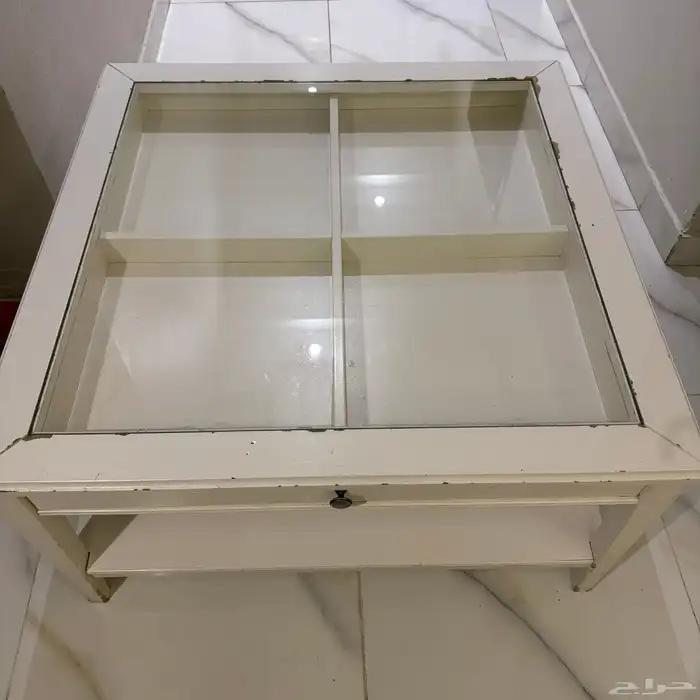 طاولة ايكيا للبيع مع 3 طاولات صغيرة خدمة 0