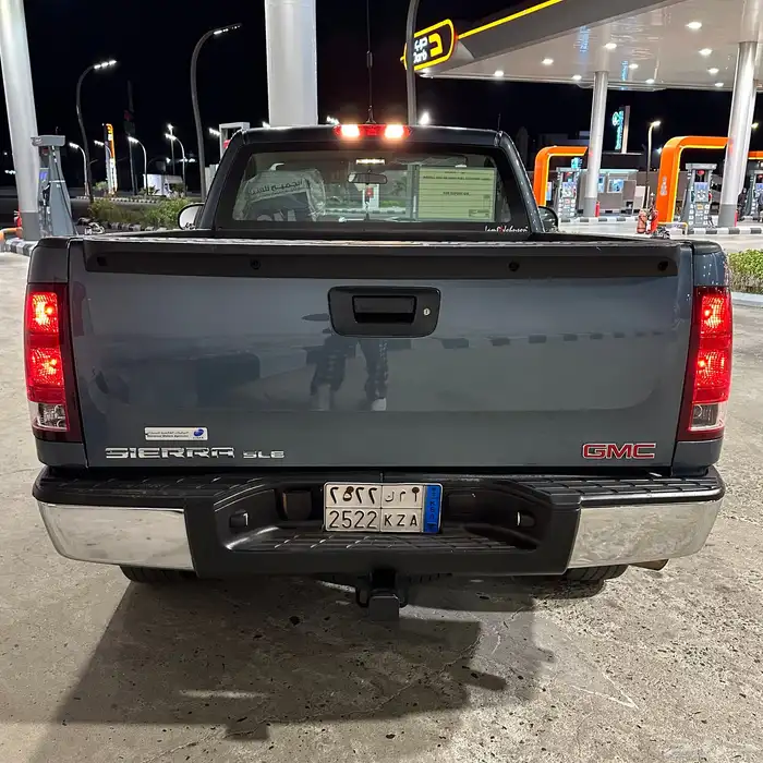 سييرا 13 دبل z71 مشروط ثالث مالك لون نادر 9