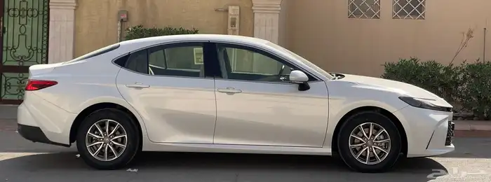 تويوتا- كامري-2025- استاندر-E- اصفار- بنزين-صادر لوحات 2