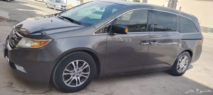 هوندا اوديسي سيارة عائلية 0