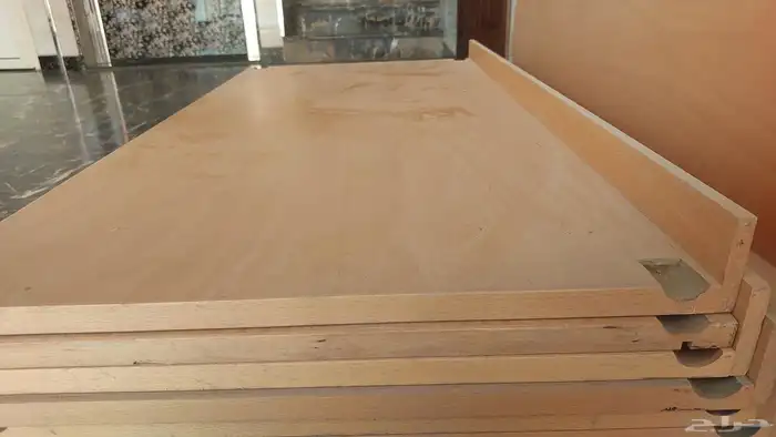 رفوف خشبيه 1