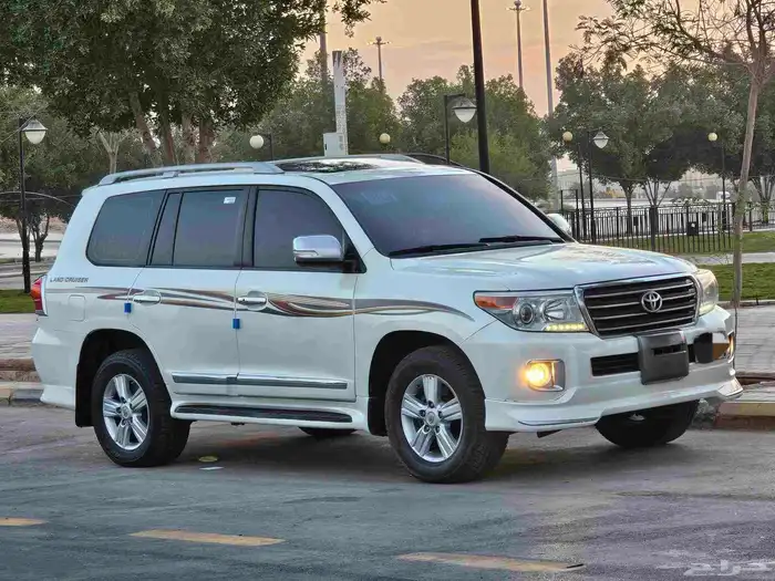 لاندكروزر 2013 2