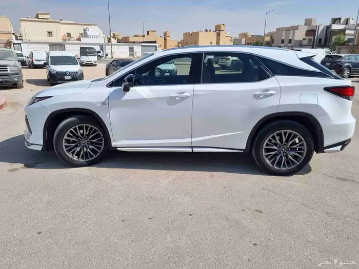 لكزس RX 2020 9