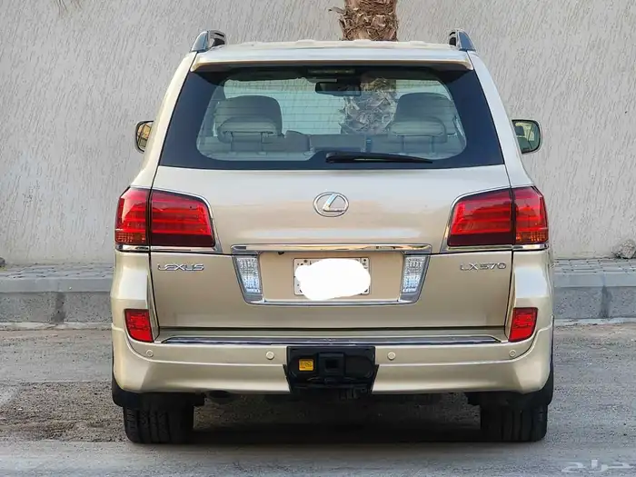 لكزس جيب 570 LX فل كامل  2011 ممشي 391 الف 2