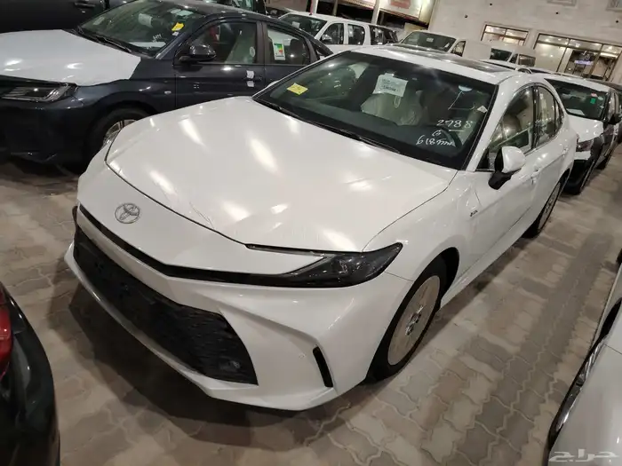 تويوتا كامري 2025 هايبرد  E سعودي 3