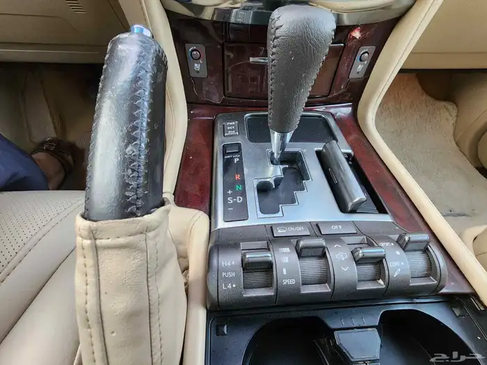 لكزس جيب 570 LX فل كامل  2011 ممشي 391 الف 14