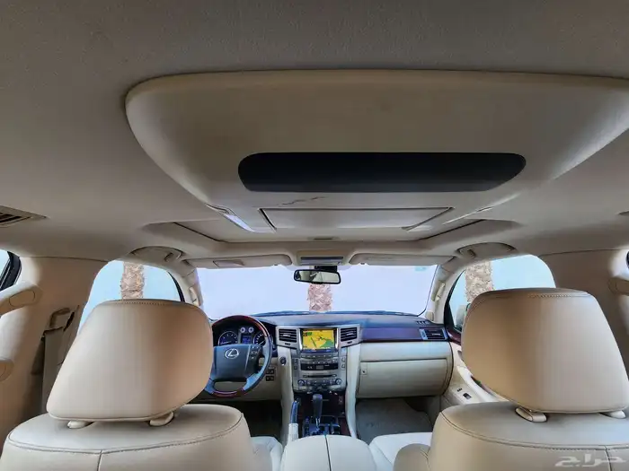 لكزس جيب 570 LX فل كامل  2011 ممشي 391 الف 10