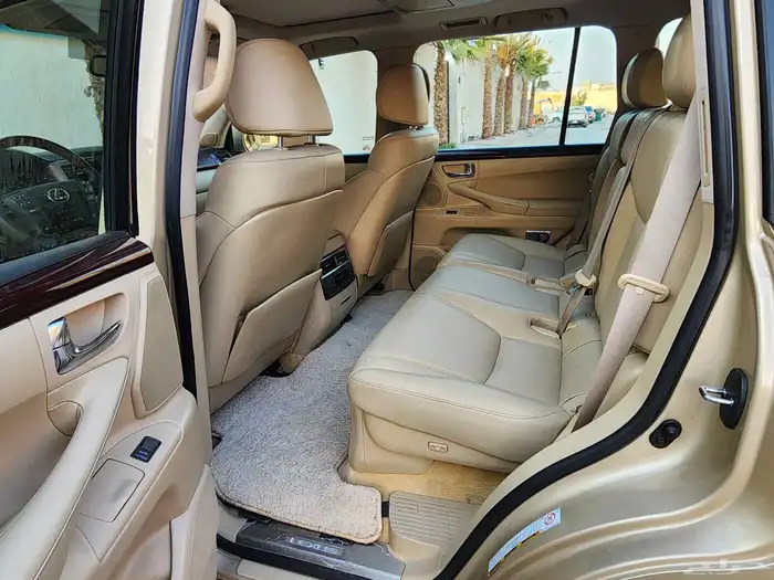 لكزس جيب 570 LX فل كامل  2011 ممشي 391 الف 8