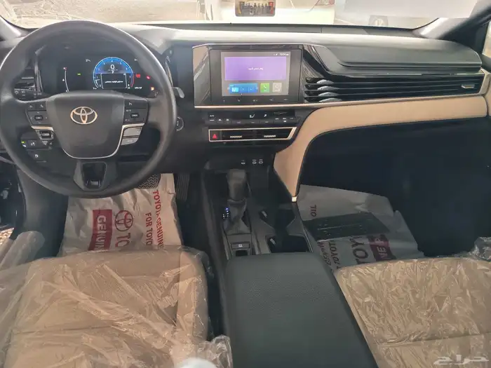 تويوتا كامرى E موديل 2025 سعودى اصفار 9