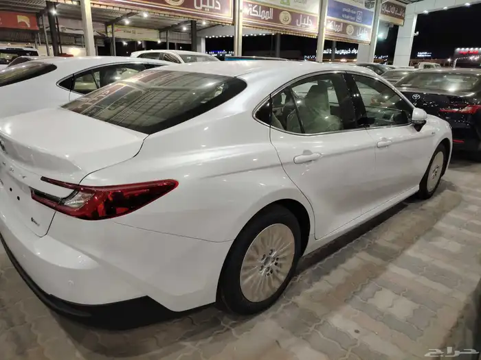 تويوتا كامري 2025 هايبرد  E سعودي 5