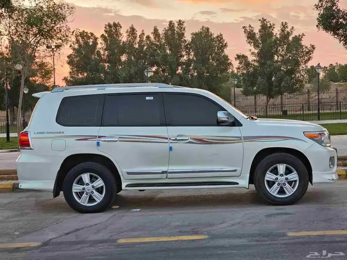 لاندكروزر 2013 4