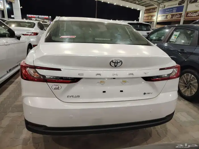 تويوتا كامري 2025 هايبرد  E سعودي 1