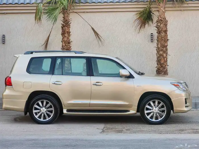 لكزس جيب 570 LX فل كامل  2011 ممشي 391 الف 5