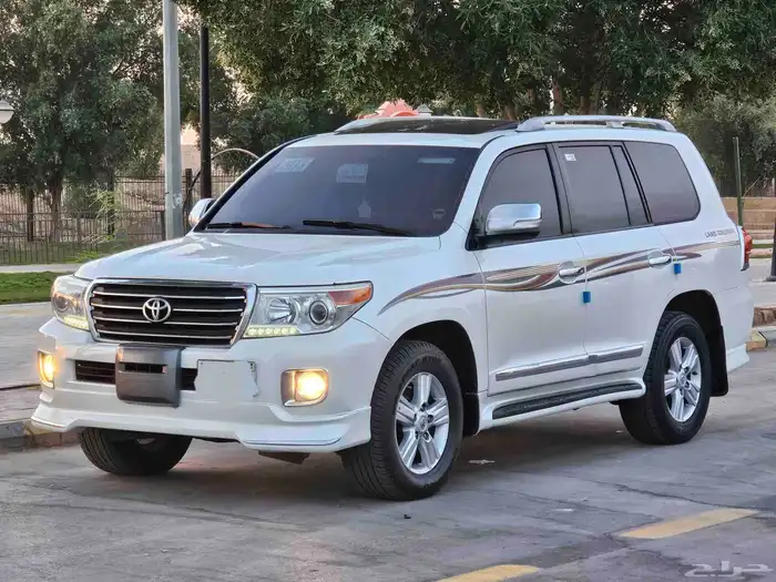 لاندكروزر 2013 1