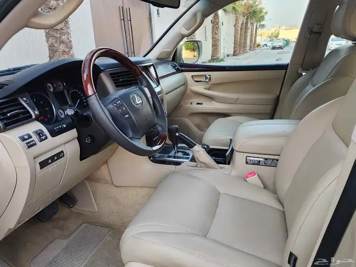 لكزس جيب 570 LX فل كامل  2011 ممشي 391 الف 7