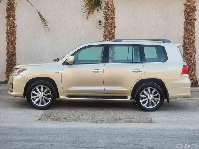 لكزس جيب 570 LX فل كامل  2011 ممشي 391 الف 4