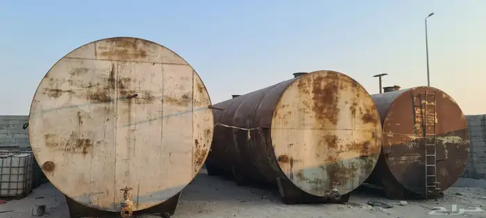 خزانات نظيفه جدا للبيع 3 5