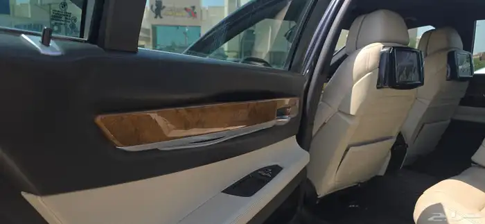 للبيع بي ام دبليو 740Li فل كامل 8
