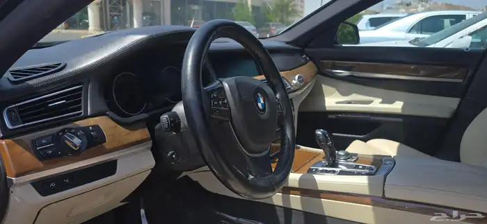 للبيع بي ام دبليو 740Li فل كامل 2
