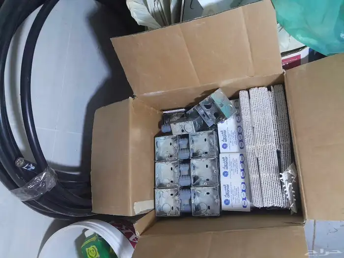 علب افياش مخفي تاسيس كهرباء الفنار مع الغطاء البلاستيك 1