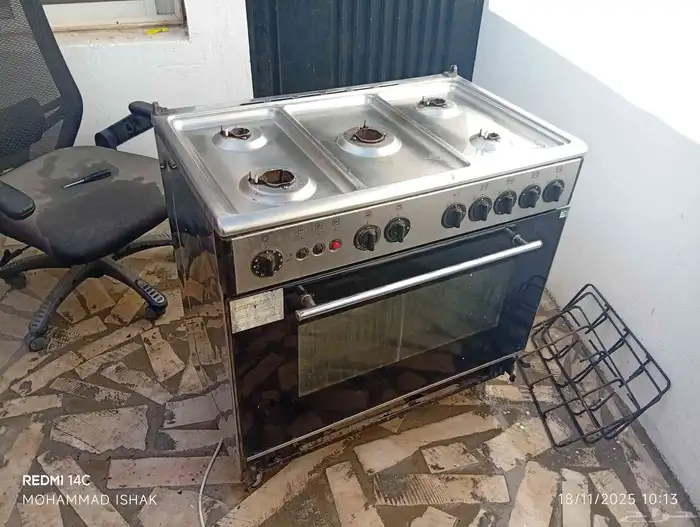 توجد مشكلة صغيرة في الأعلى  كل شيء آخر على ما يرام  يحتاج فق 4