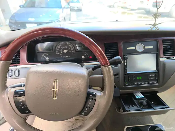 لنكون تاون كار 6