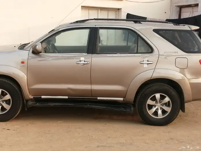 جيب فورتشنر 2008 لون رصاصي 2