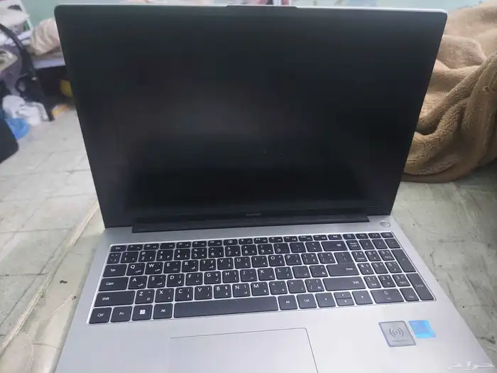 لابتوب هواوي ميت بوك دي 16(نظيف جدا جدا) وللامانه 11