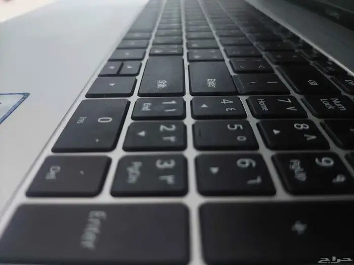 لابتوب هواوي ميت بوك دي 16(نظيف جدا جدا) وللامانه 7