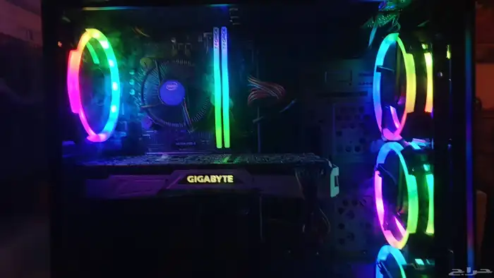 للبيع جهاز كمبيوتر مكتبي مستعمل بحالة ممتازة 1