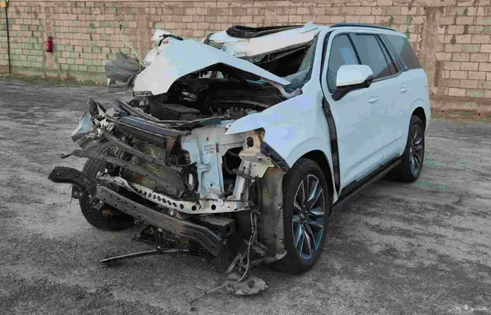 كاديلاك اسكاليد 2023 مصدوم 5