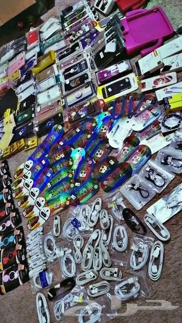 اكسسوارات وشاشات آيفون جملة 4