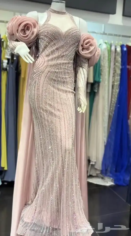 فستان زواج فخم وشك 0