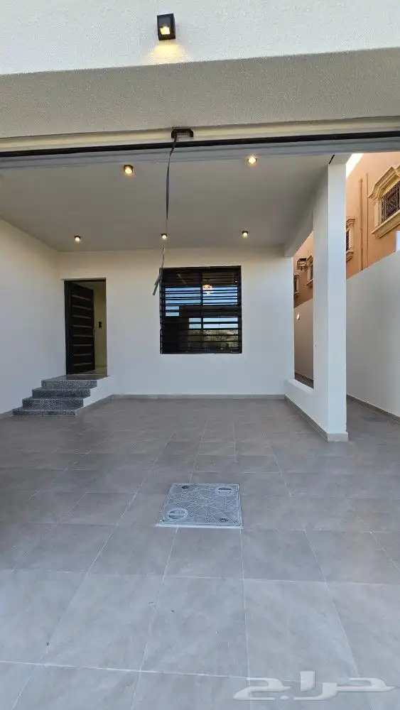 للبيع بحي النهضة احد رفيده شقق ارضي بحوش ومدخل سياره 6غرفVIP 4