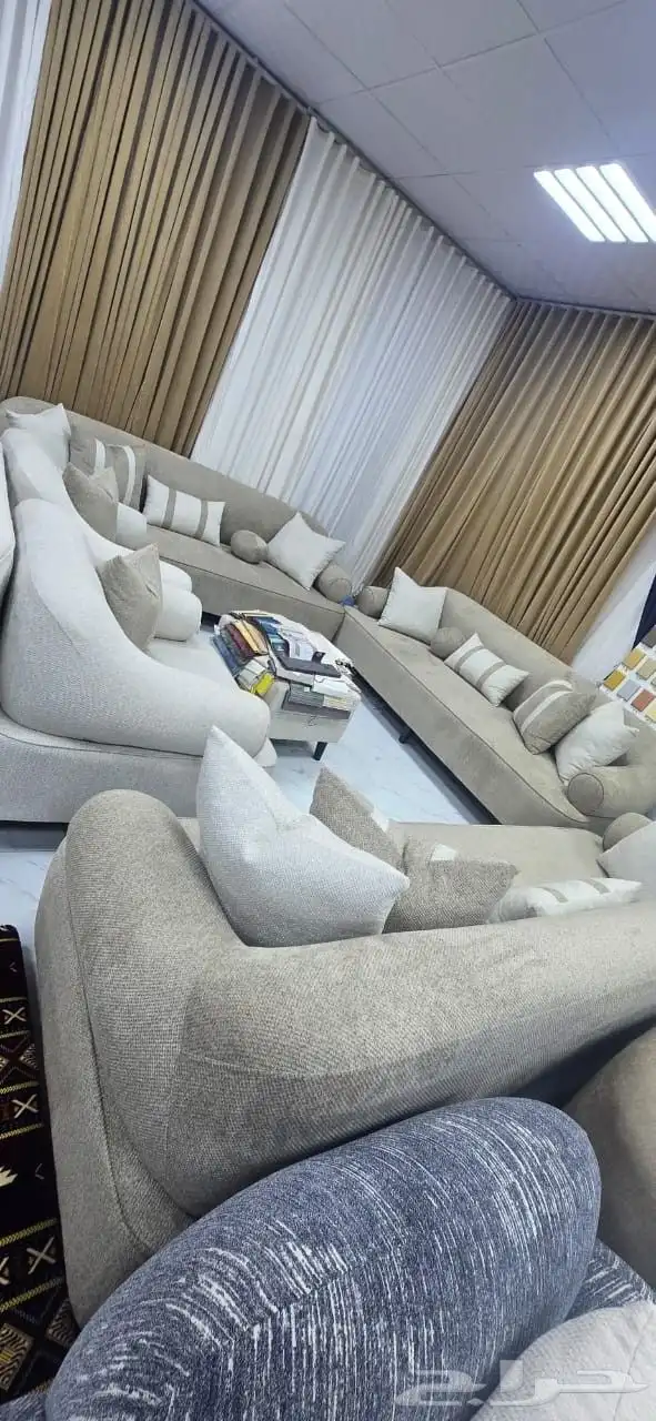 كنب ومفروشات للإستفسار   وتساب 7