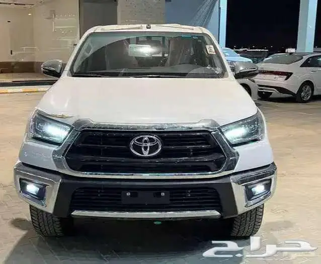 هايلوكس غمارتين بنزين فل 2025 6