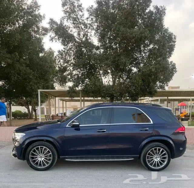 مرسيدس GLE450 موديل 2021 استخدام جدا قليل ماشي 19 الف كم 0