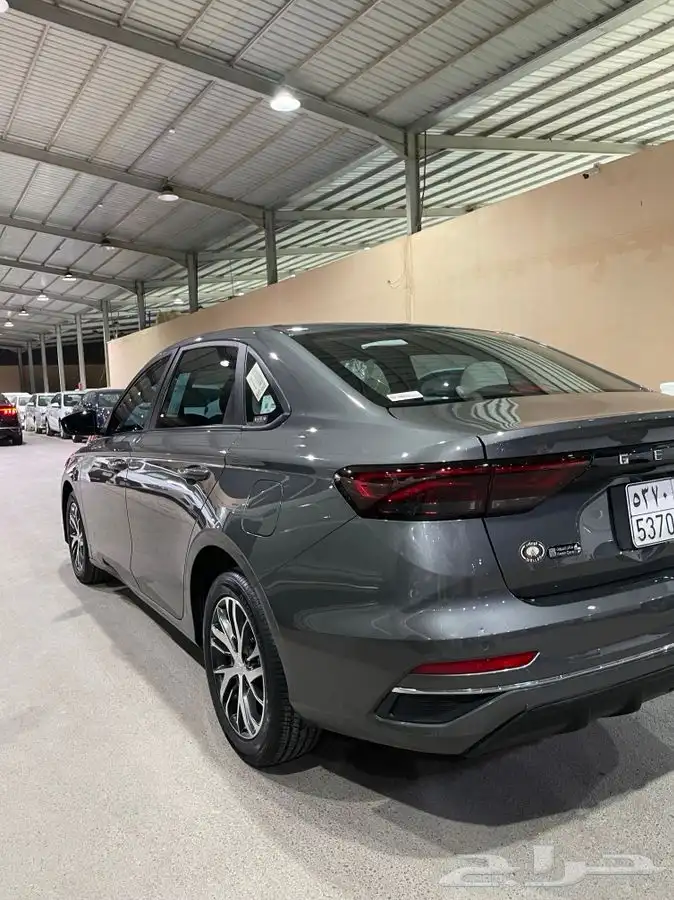 جيلي ام قراند 2024 5