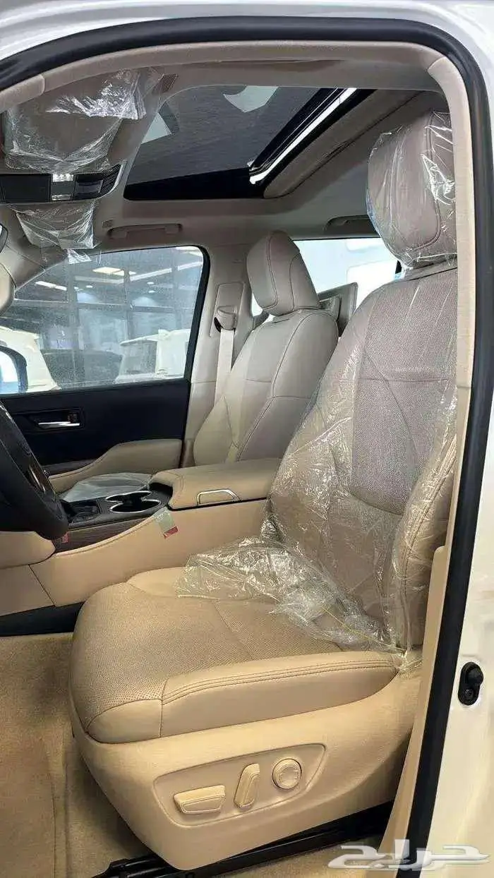 تويوتا لاندكروزر GXR L5 فل كامل خليجي تنفس طبيعي 2025 5