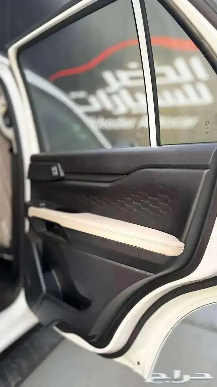 فورد ايفيرست استاندر 2025 10