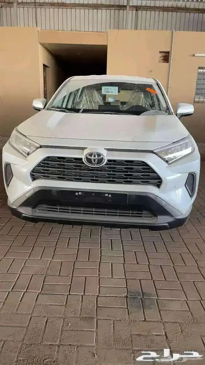 تويوتا راف فور استندر LE دبل 2025 ابيض وموديل 2024 XLE 0