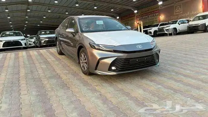 تويوتا كامري 2025 بنزين استاندر 2