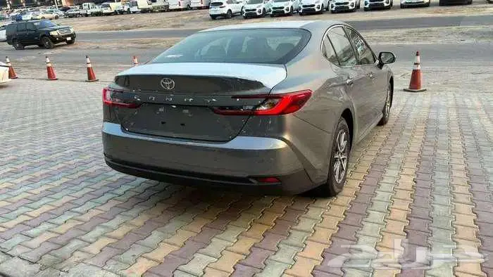 تويوتا كامري 2025 بنزين استاندر 4