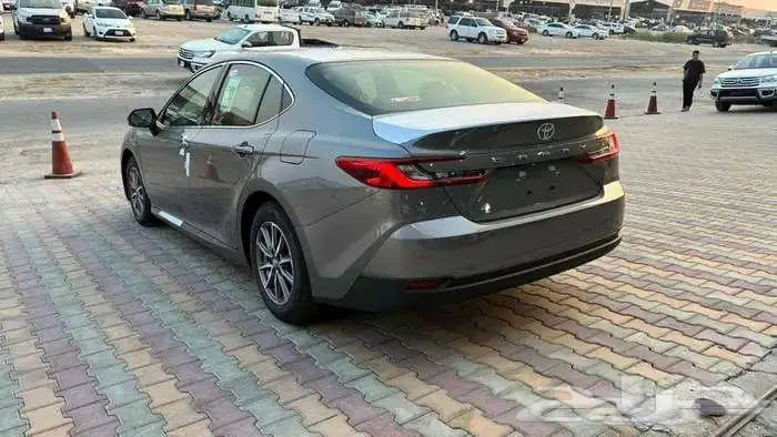 تويوتا كامري 2025 بنزين استاندر 5