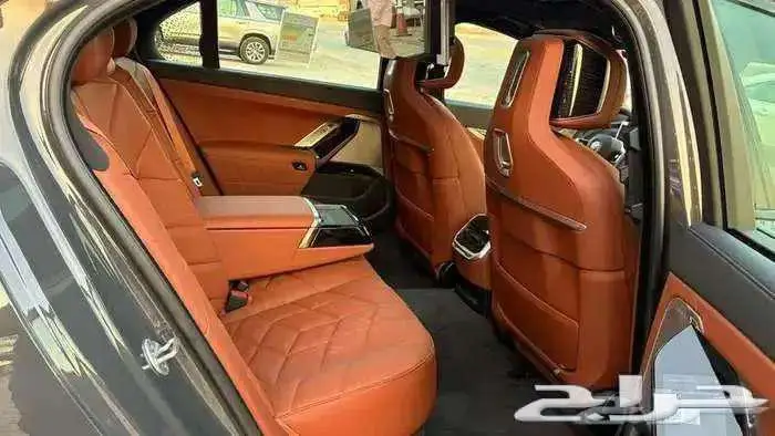 بي أم دبليو 735i موديل 2026 فل كامل أند فجول جديد M Kit 18